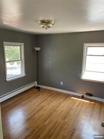 39 Hackensack Avenue, Ridgefield Park, NJ 07660