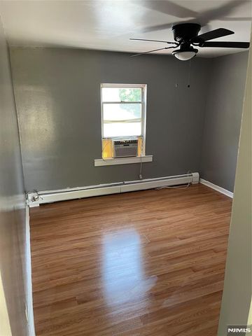 39 Hackensack Avenue, Ridgefield Park, NJ 07660