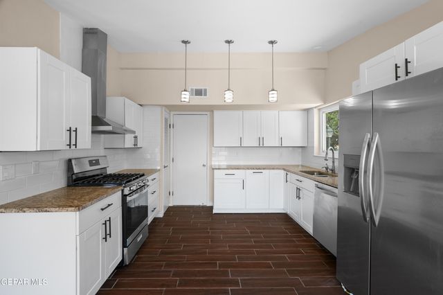 3200 VOSS Drive, El Paso, TX 79936