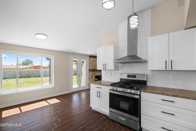 3200 VOSS Drive, El Paso, TX 79936