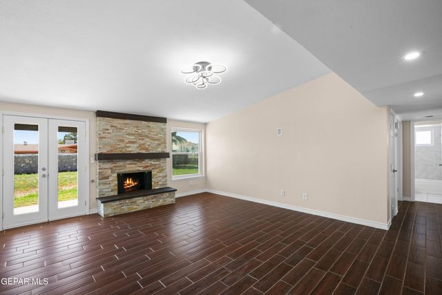 3200 VOSS Drive, El Paso, TX 79936