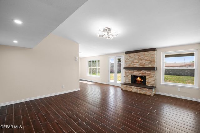 3200 VOSS Drive, El Paso, TX 79936