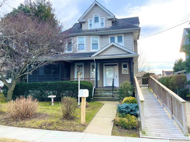 2752 Academy Street, Oceanside, NY 11572