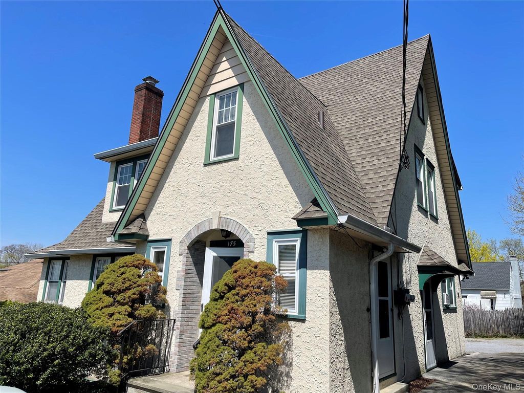 175 Woodruff Avenue 2nd Floor, Scarsdale, NY 10583