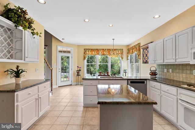 33 EMLYN LANE, Mechanicsburg, PA 17055