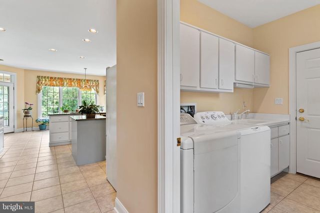 33 EMLYN LANE, Mechanicsburg, PA 17055