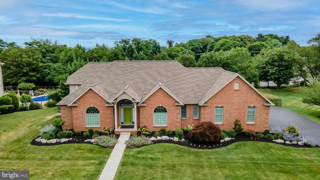 33 EMLYN LANE, Mechanicsburg, PA 17055