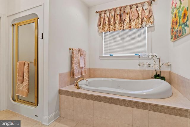 33 EMLYN LANE, Mechanicsburg, PA 17055