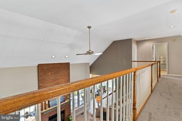 33 EMLYN LANE, Mechanicsburg, PA 17055