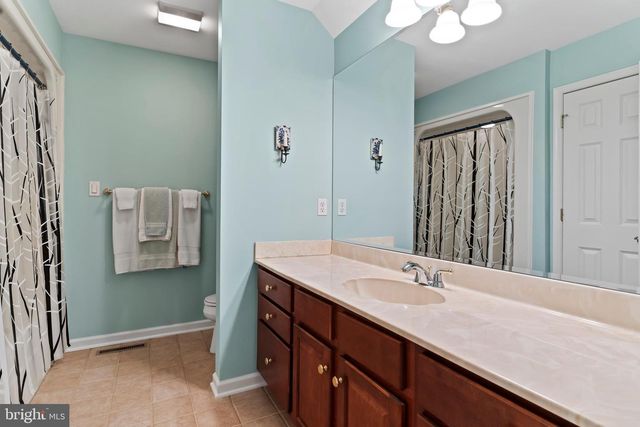 33 EMLYN LANE, Mechanicsburg, PA 17055