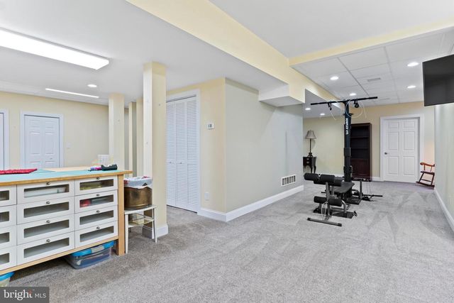 33 EMLYN LANE, Mechanicsburg, PA 17055