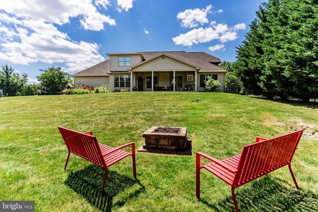 33 EMLYN LANE, Mechanicsburg, PA 17055