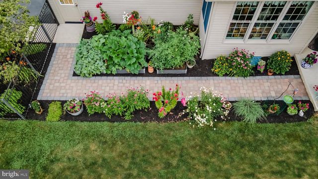 33 EMLYN LANE, Mechanicsburg, PA 17055