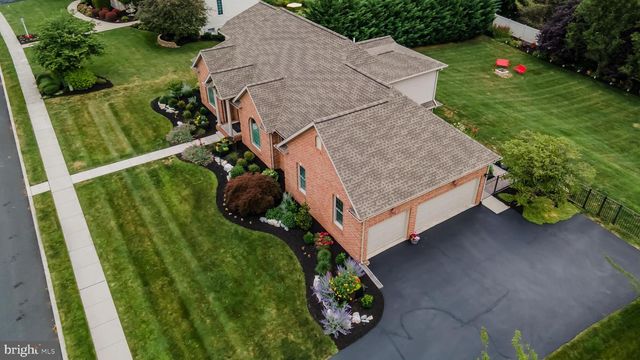 33 EMLYN LANE, Mechanicsburg, PA 17055