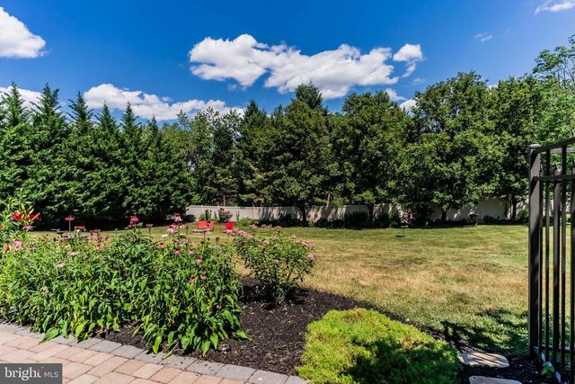 33 EMLYN LANE, Mechanicsburg, PA 17055