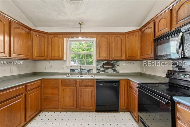 7 Wellena Ct, Beaufort, SC 29906