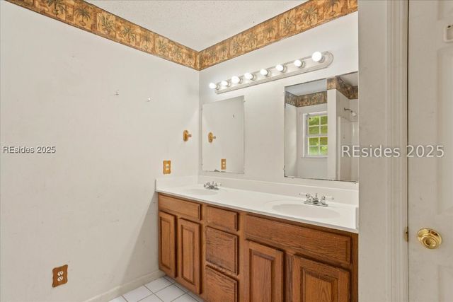 7 Wellena Ct, Beaufort, SC 29906