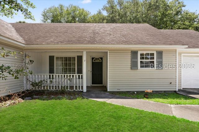 7 Wellena Ct, Beaufort, SC 29906