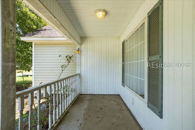 7 Wellena Ct, Beaufort, SC 29906