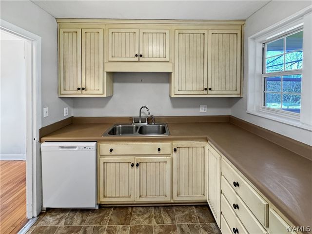 1402 14th E, Tuscaloosa, AL 35404