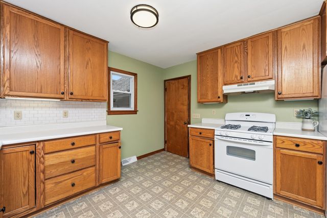 1603 Friendly Avenue, Portage, MI 49002