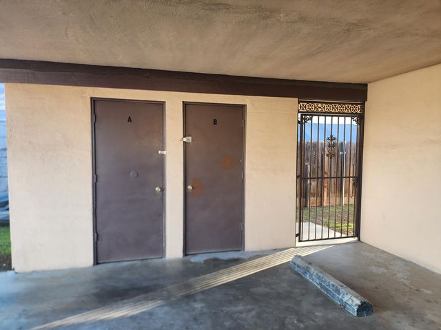 311 S Pratt Street, Tulare, CA 93274