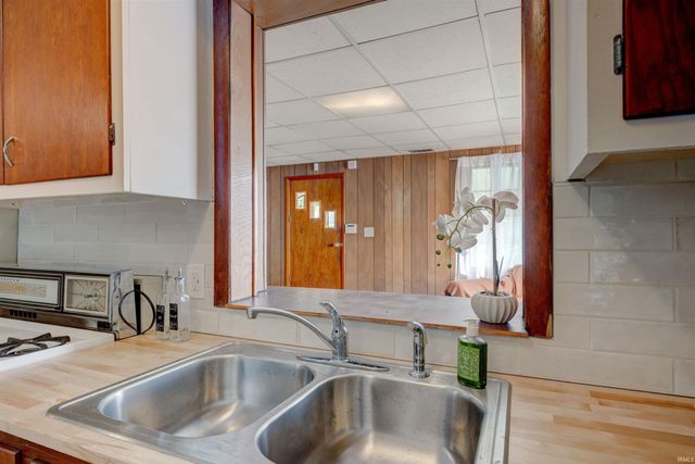 1101 Ravenswood Drive, Evansville, IN 47714