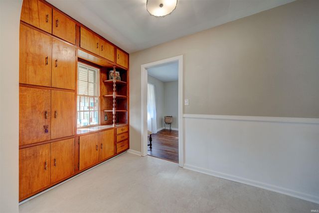 1101 Ravenswood Drive, Evansville, IN 47714