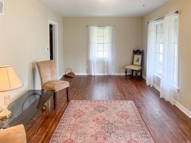 1101 Ravenswood Drive, Evansville, IN 47714