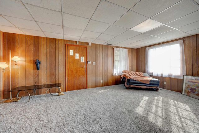 1101 Ravenswood Drive, Evansville, IN 47714