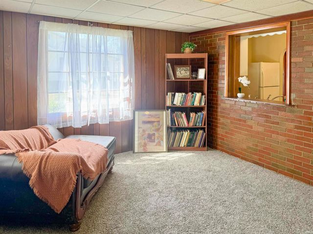 1101 Ravenswood Drive, Evansville, IN 47714