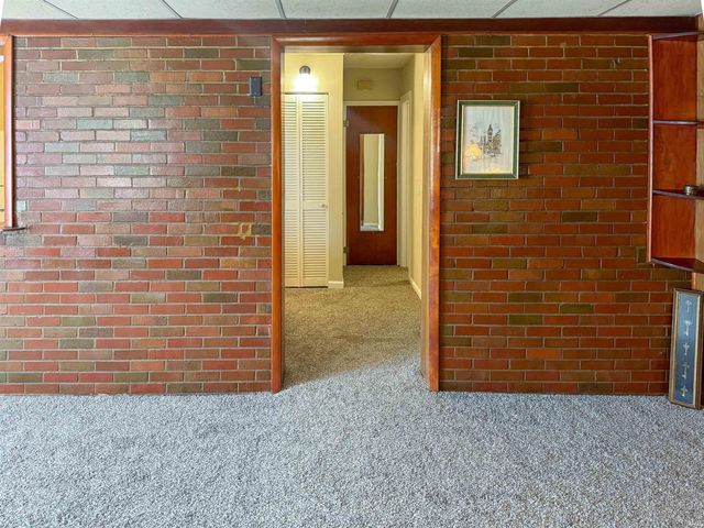 1101 Ravenswood Drive, Evansville, IN 47714