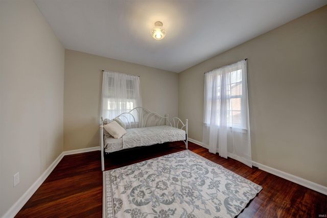 1101 Ravenswood Drive, Evansville, IN 47714