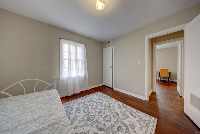 1101 Ravenswood Drive, Evansville, IN 47714