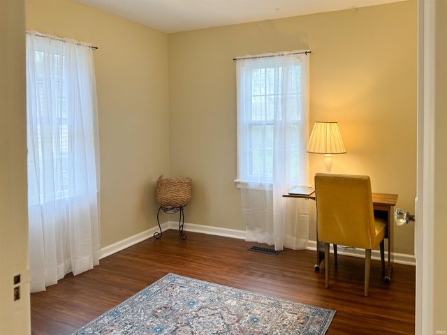 1101 Ravenswood Drive, Evansville, IN 47714