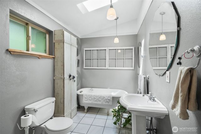 289 Long and Winding Road, Randle, WA 98377