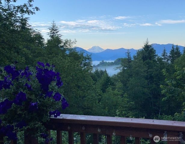 289 Long and Winding Road, Randle, WA 98377