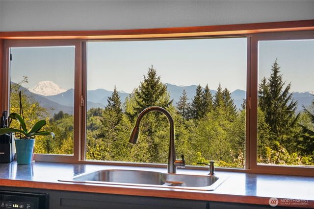 289 Long and Winding Road, Randle, WA 98377