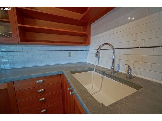 321 MILL St 5, Eugene, OR 97401