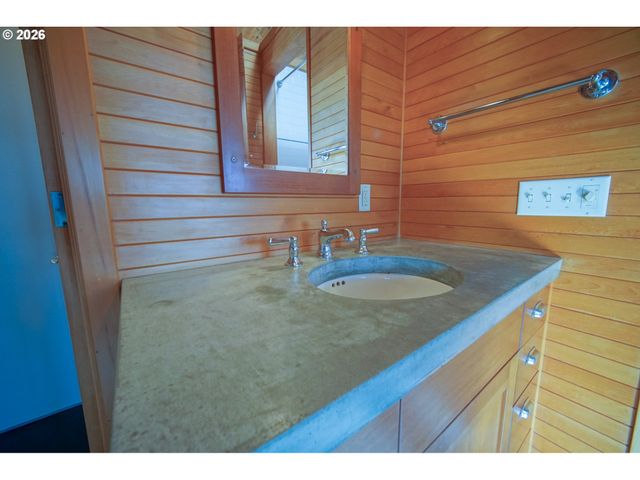 321 MILL St 5, Eugene, OR 97401