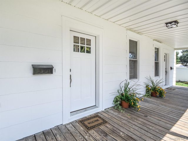 114 Sea Cliff Avenue apt. 1, Glen Cove, NY 11542