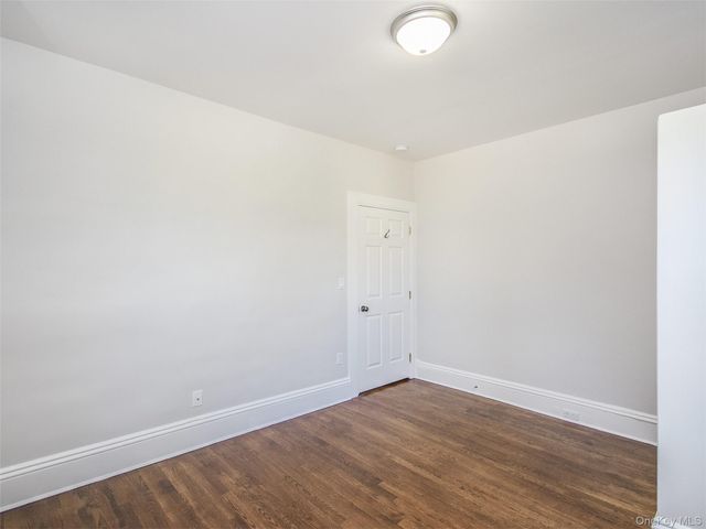 114 Sea Cliff Avenue apt. 1, Glen Cove, NY 11542