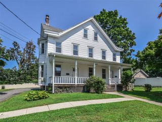 114 Sea Cliff Avenue apt. 1, Glen Cove, NY 11542