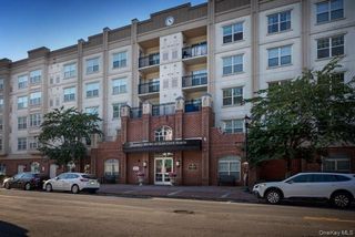 100 Glen Street N2216, Glen Cove, NY 11542