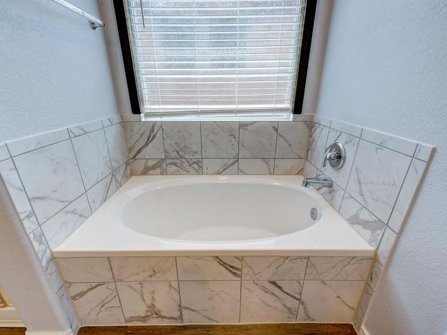 1716 FRONTENAC ST, Leander, TX 78641