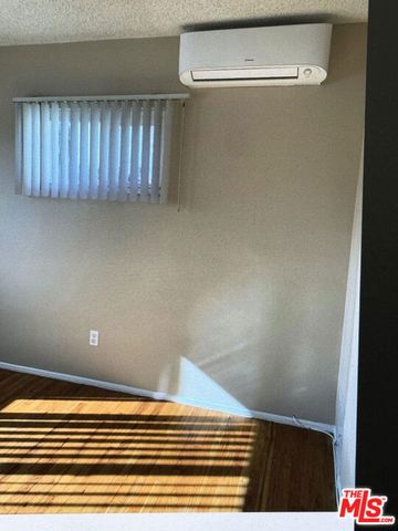4817 Oakwood Avenue, Los Angeles, CA 90004