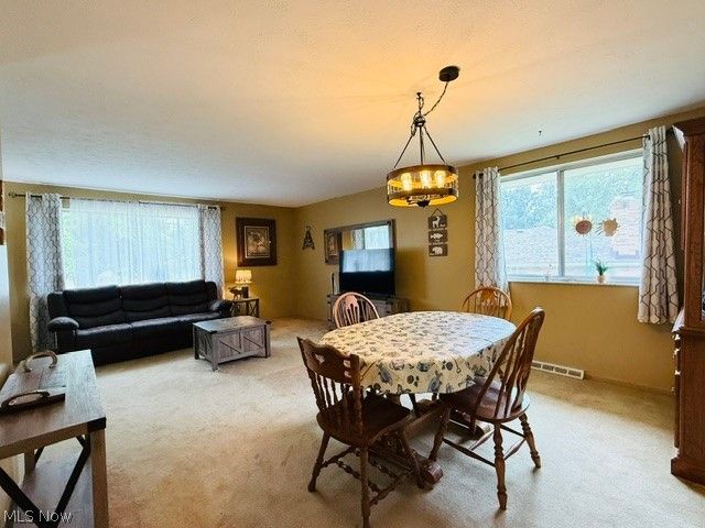 7586 S Tamarack Drive, Parma, OH 44134