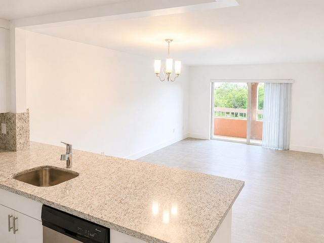 7915 Camino Real Apt N416, Miami, FL 33143