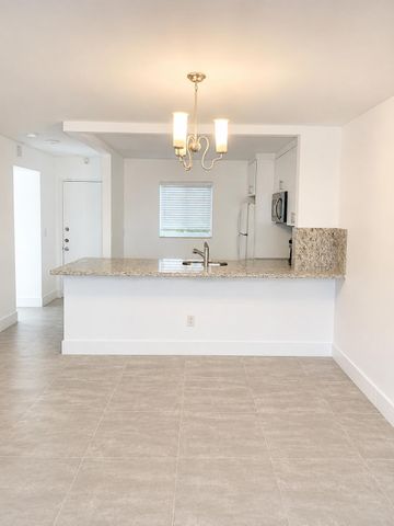 7915 Camino Real Apt N416, Miami, FL 33143