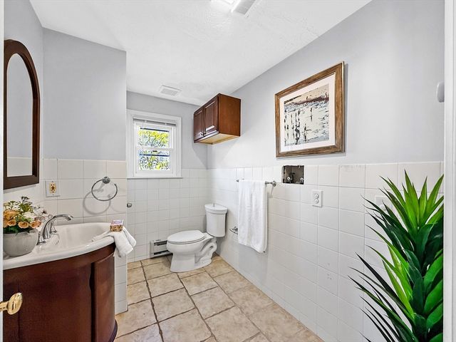 31 Dunn Rd, Revere, MA 02151